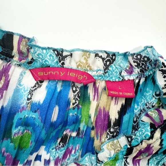 Sunny Leigh Women’s Sz L Top Blouse Shirt Blue Flowy Short Sleeve Ruffled Neck - Picture 9 of 13